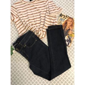 AMERICAN EAGLE®️ Stretch Skinny Jeans.